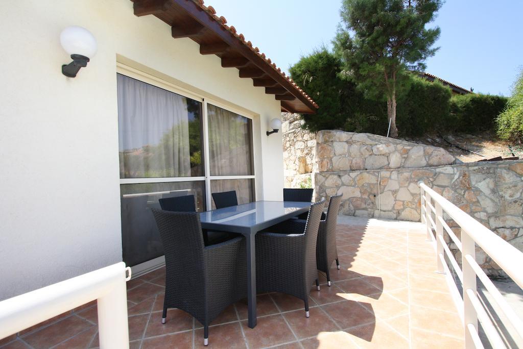 Amoroza Villa Pissouri Room photo